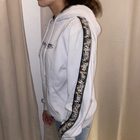 Young and Reckless Camo/White sweater - Picture 2 of 2